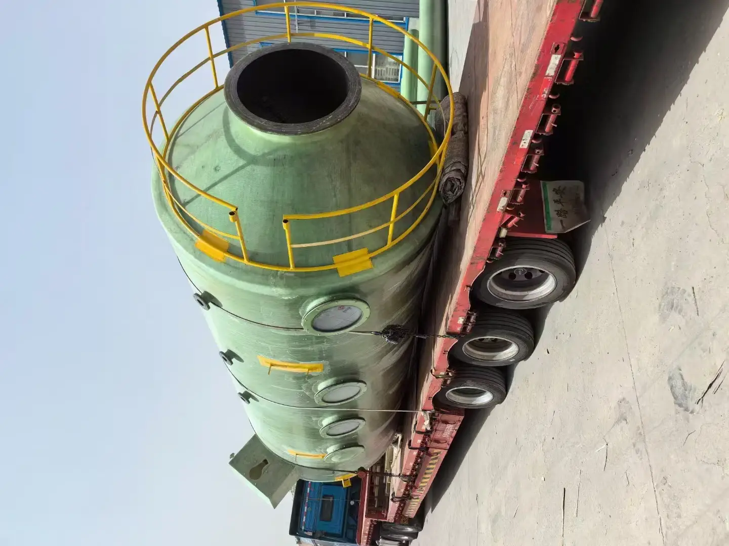 A玻璃鋼脫硫塔：工業(yè)廢氣凈化的“耐腐高效能手”